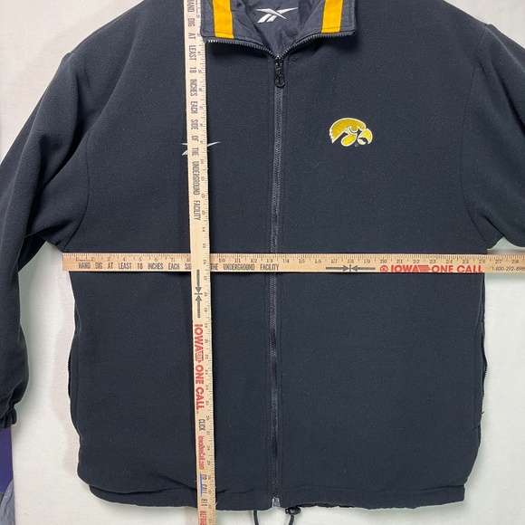 Iowa Hawkeye Reversible Jacket Reebok Mens XL - Picture 7 of 8